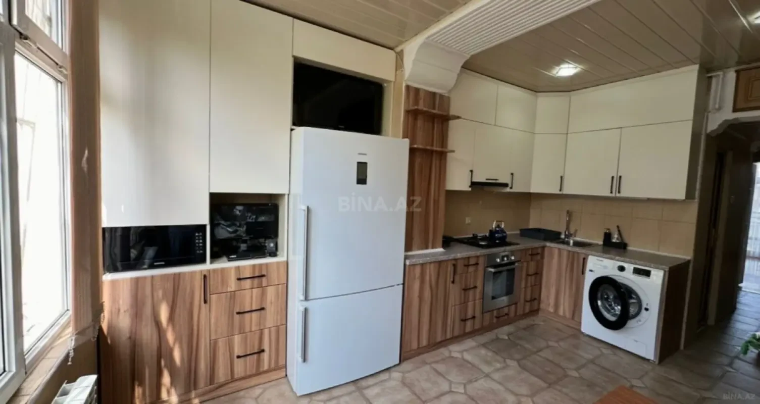 Kirayə verilir 2 otaqlı mənzil 80 m²