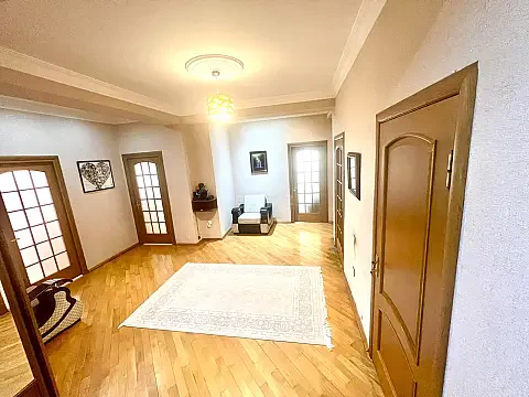 Satılır 3 otaqlı mənzil 128 m² — Bakı, Nərimanov 3 otaq 128.00 m²