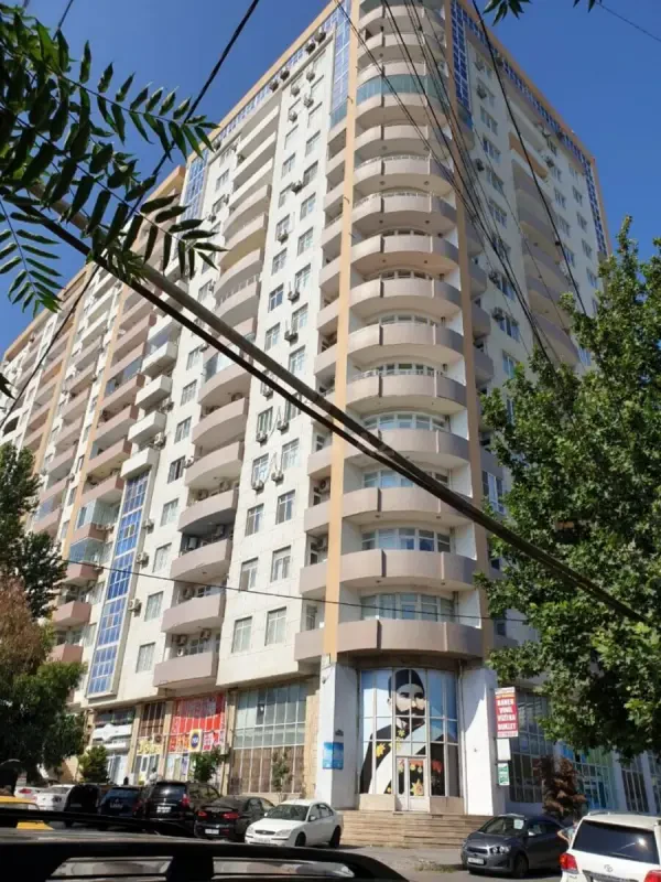 Satılır 2 otaqlı mənzil 92 m²