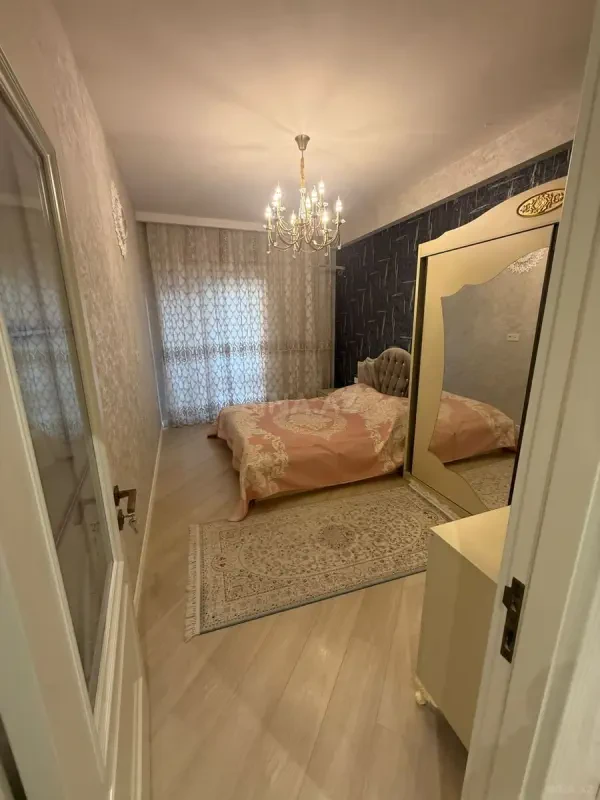 Kirayə verilir 2 otaqlı mənzil 80 m²