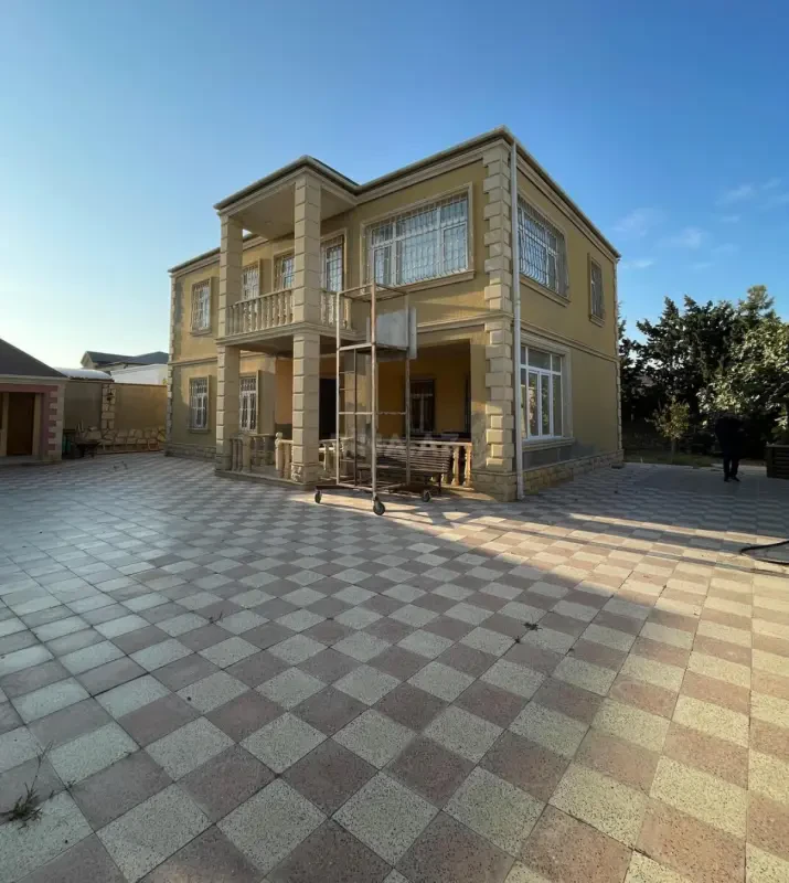 Satılır 5 otaqlı həyət evi 170 m²