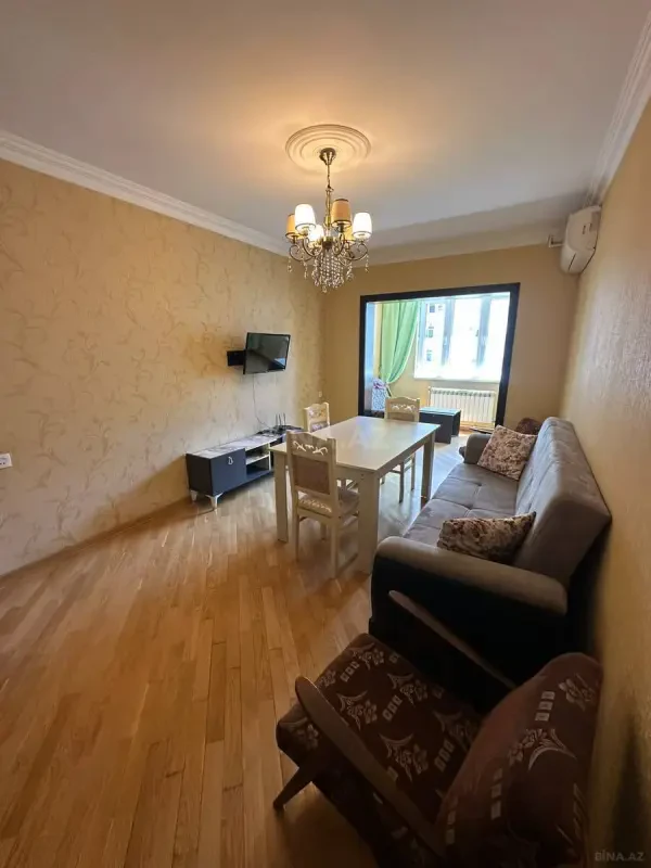Kirayə verilir 2 otaqlı mənzil 90 m²