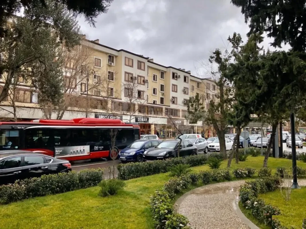 Kirayə verilir 2 otaqlı mənzil 55 m²
