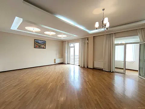 Satılır 3 otaqlı mənzil 212 m² — Bakı 3 otaq 212.00 m²