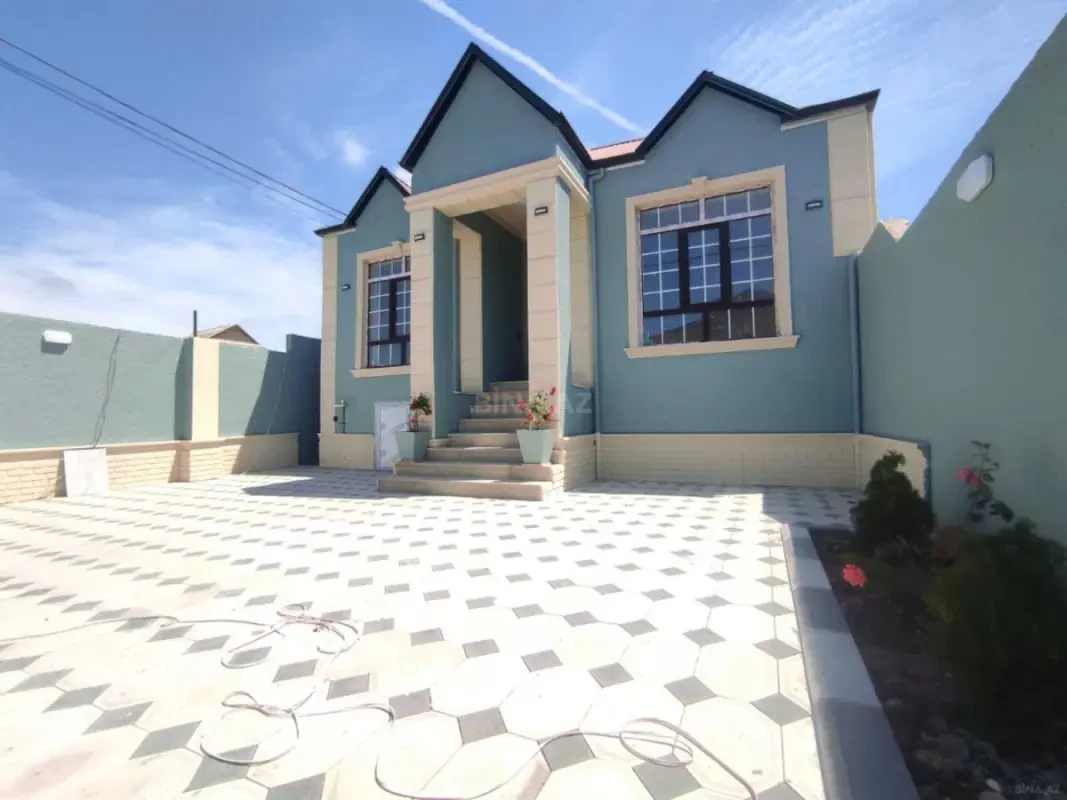 Satılır 4 otaqlı həyət evi 130 m²