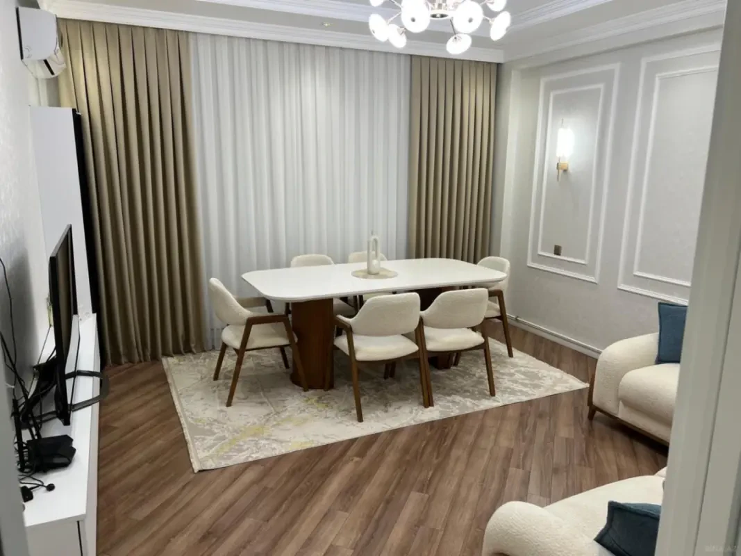 Kirayə verilir 2 otaqlı mənzil 75 m²