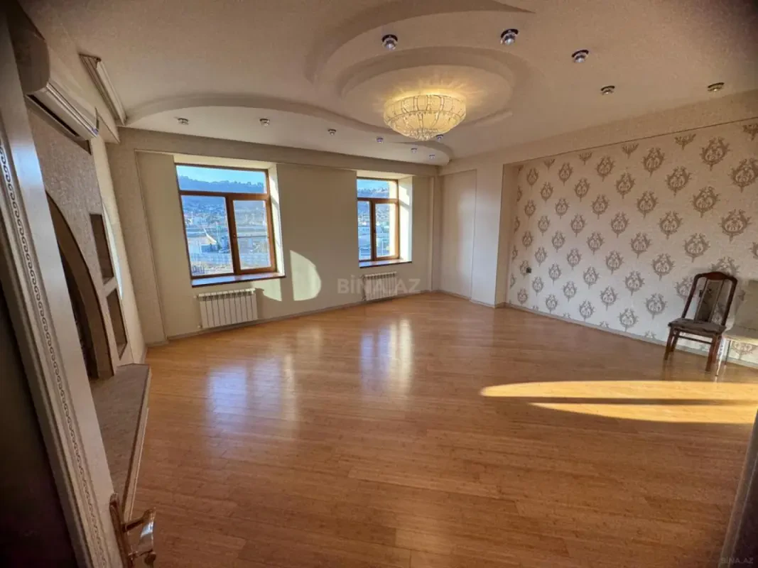 Satılır 3 otaqlı mənzil 120 m²
