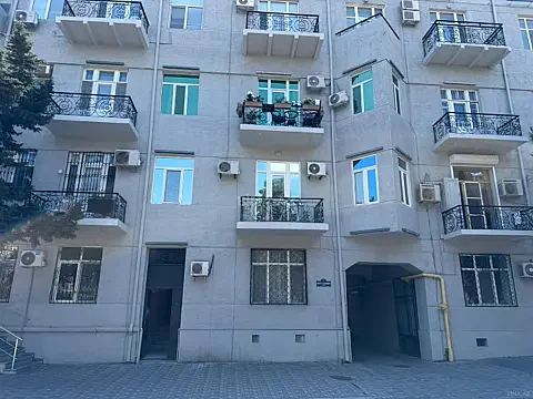 Satılır 3 otaqlı mənzil 110 m² — Bakı 3 otaq 110.00 m²
