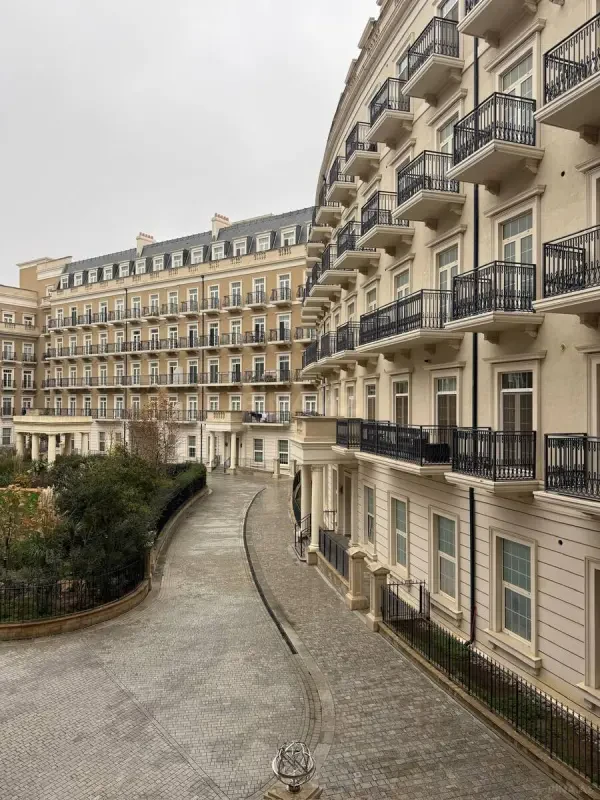 Satılır 3 otaqlı mənzil 118 m²