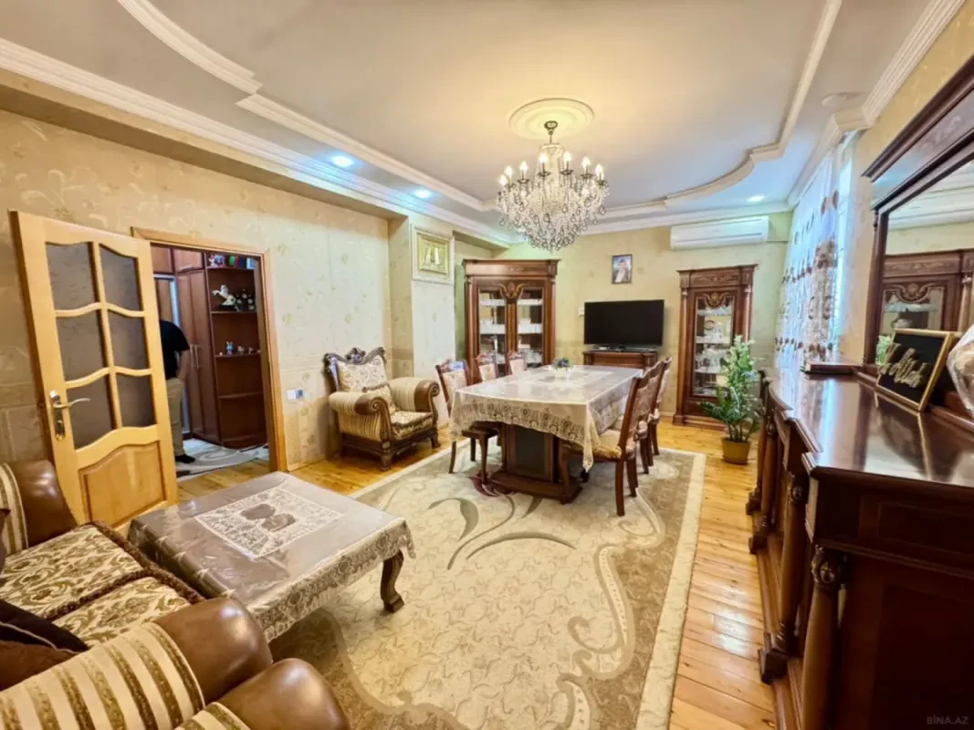Satılır 4 otaqlı mənzil 127 m²