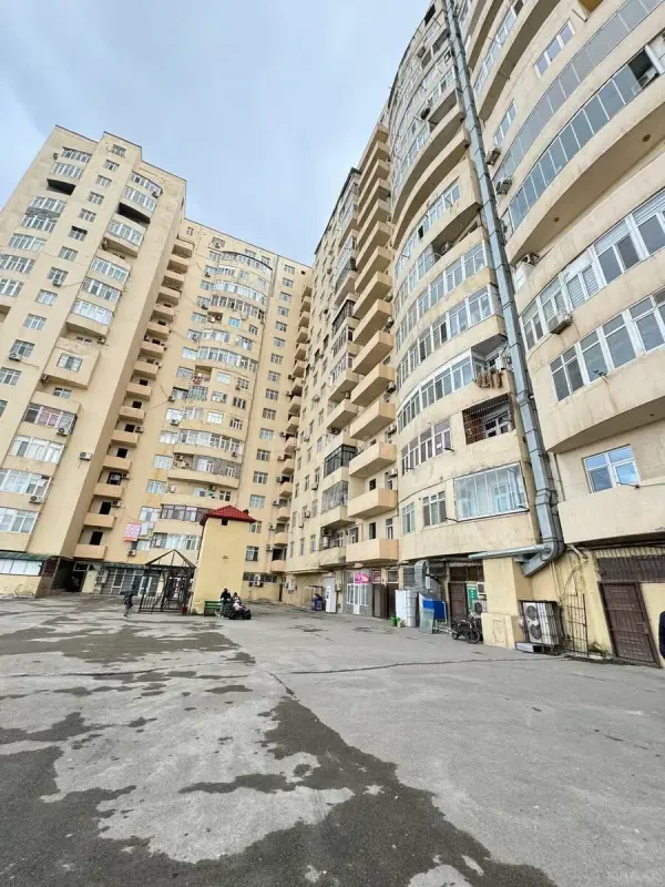 Satılır 3 otaqlı mənzil 120 m²