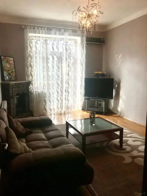 Kirayə verilir 2 otaqlı mənzil 60 m²