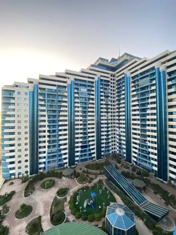 Kirayə verilir 3 otaqlı mənzil 170 m²