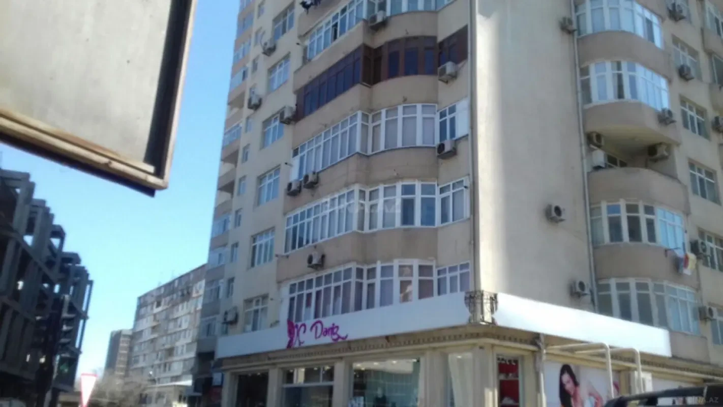 Satılır 2 otaqlı mənzil 88 m²