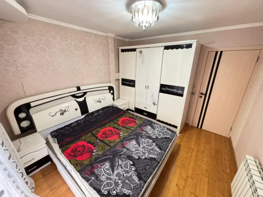 Kirayə verilir 2 otaqlı mənzil 70 m²