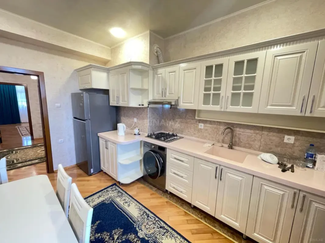Kirayə verilir 3 otaqlı mənzil 110 m²