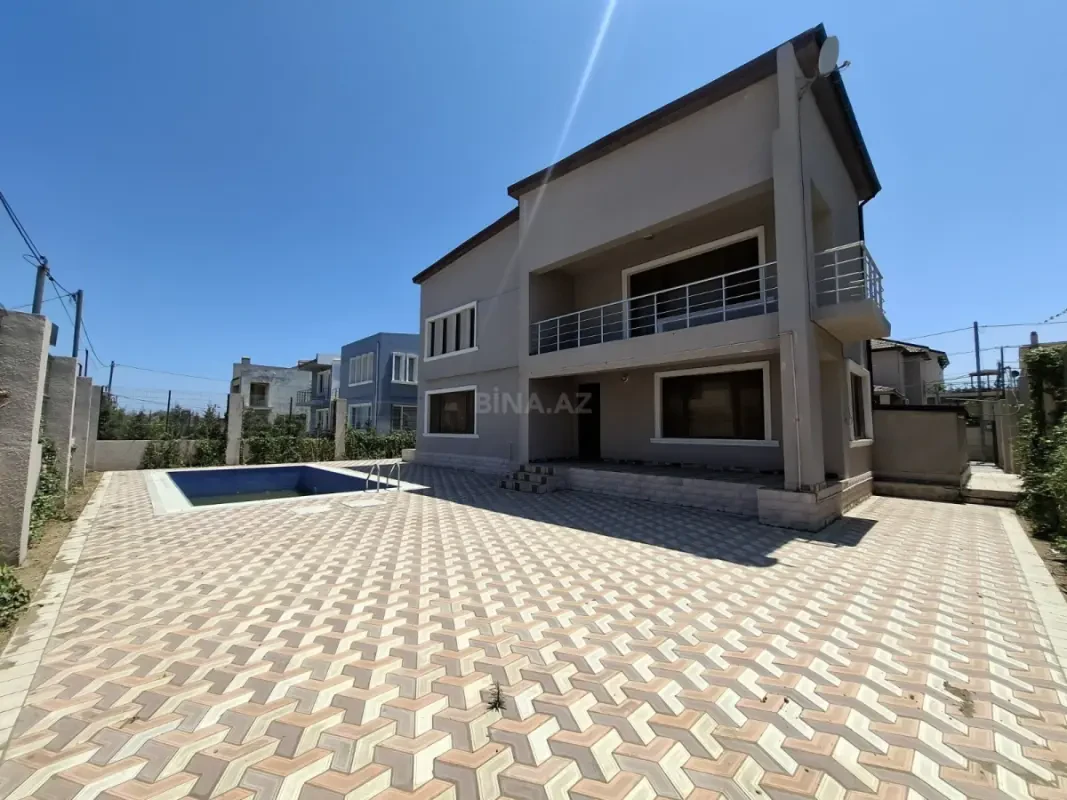 Kirayə verilir 6 otaqlı həyət evi 300 m²