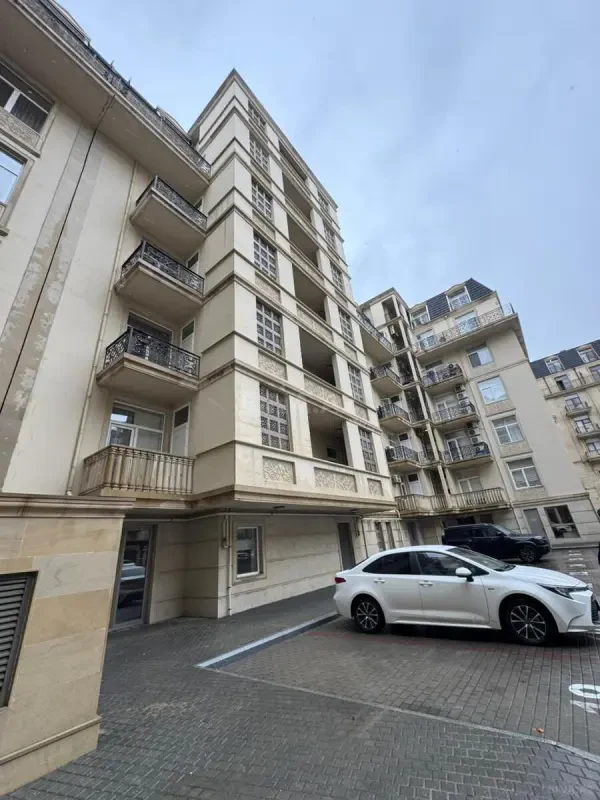 Satılır 2 otaqlı mənzil 63 m²