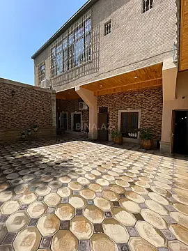 Satılır 6 otaqlı həyət evi 250 m² — Bakı 6 otaq 250.00 m²