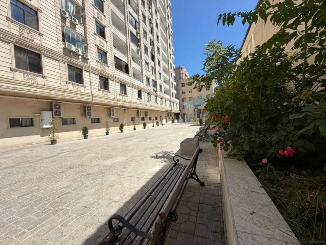 Satılır 3 otaqlı mənzil 154 m²