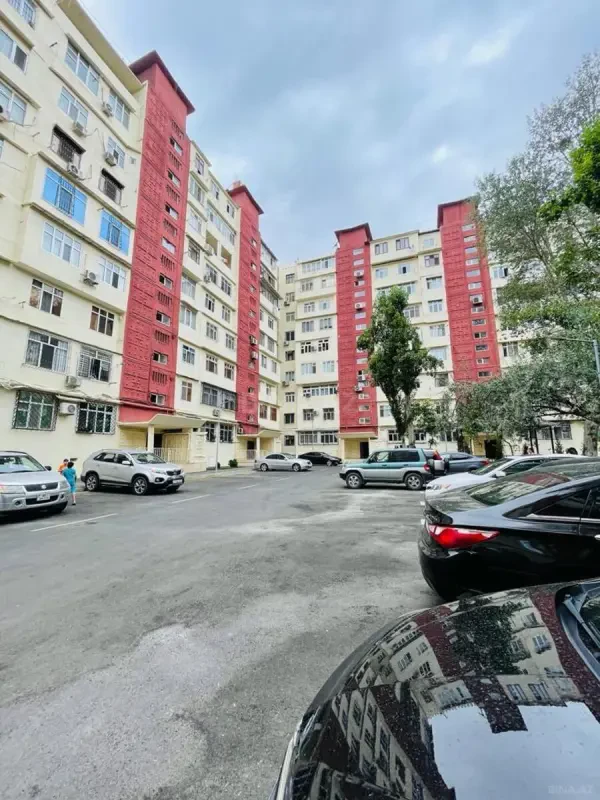 Satılır 5 otaqlı mənzil 110 m²