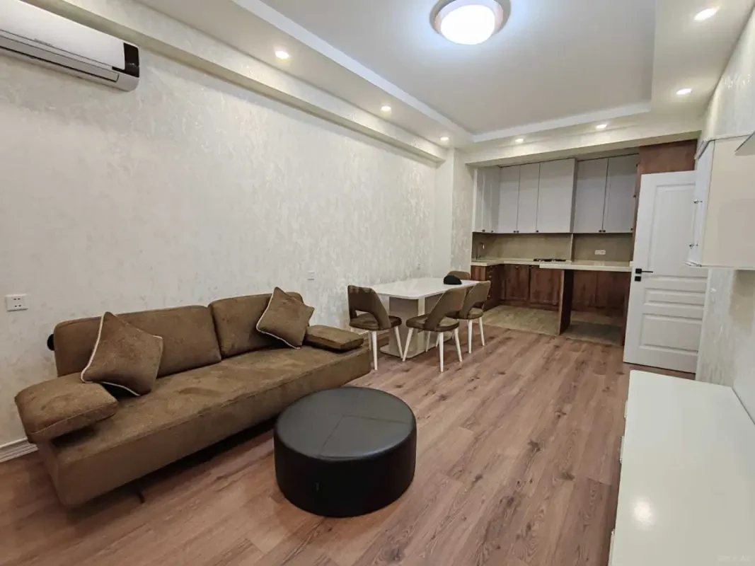 Kirayə verilir 2 otaqlı mənzil 90 m²