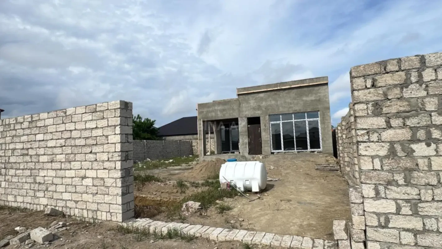 Satılır 4 otaqlı həyət evi 155 m²