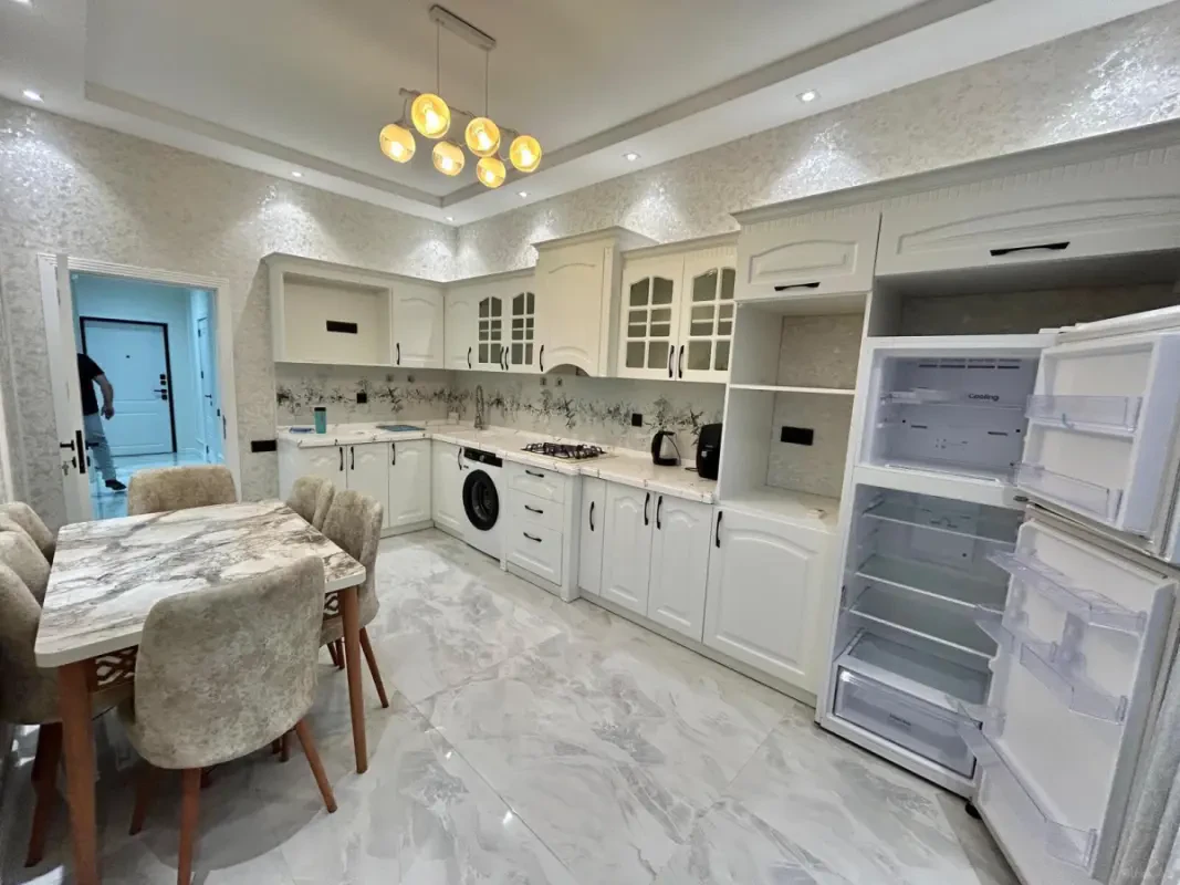 Kirayə verilir 2 otaqlı mənzil 92 m²