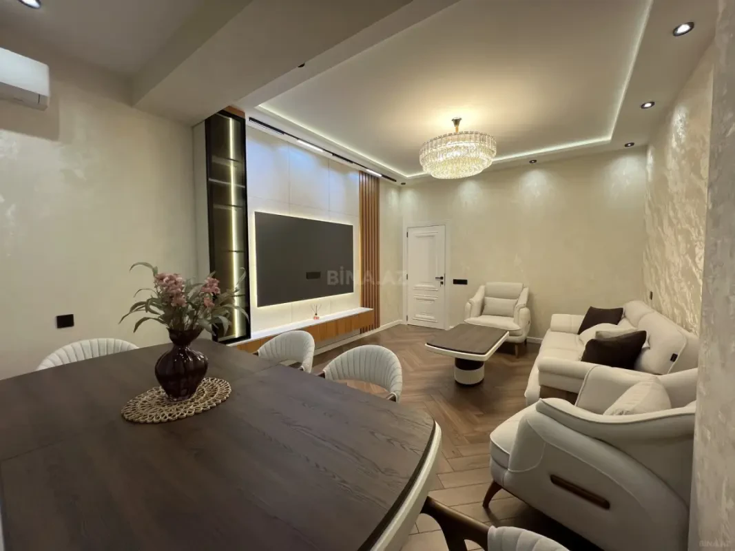 Satılır 3 otaqlı mənzil 105 m²