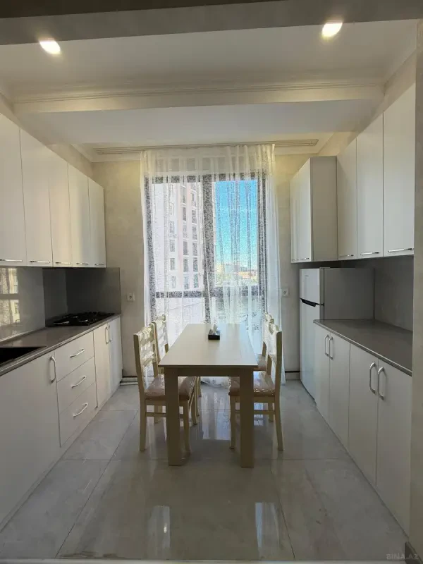 Kirayə verilir 2 otaqlı mənzil 65 m²