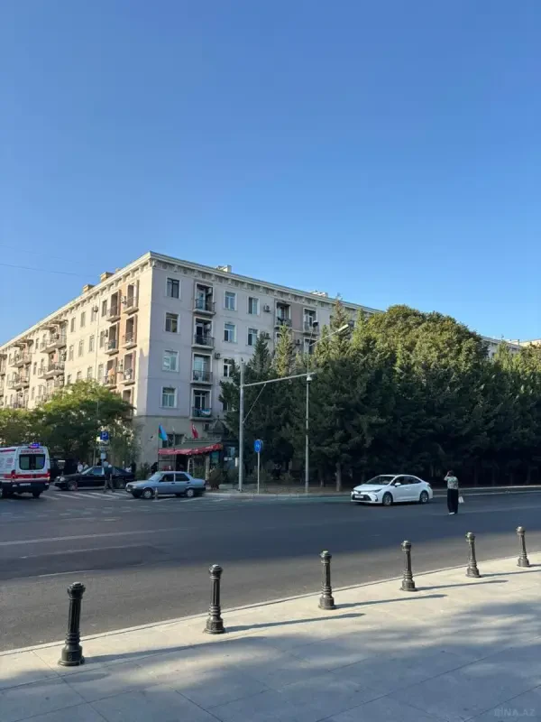 Satılır 4 otaqlı mənzil 100 m²
