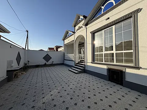 Satılır 4 otaqlı həyət evi 110 m² — Bakı 4 otaq 110.00 m²