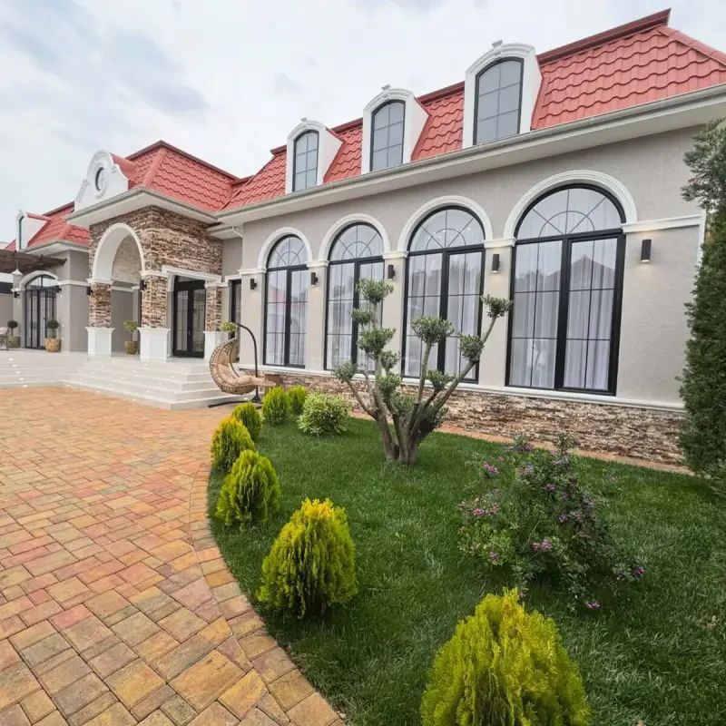 Satılır 5 otaqlı həyət evi 250 m²