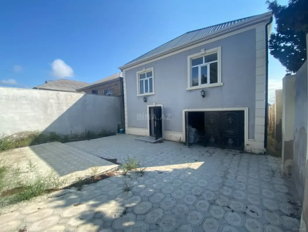 Satılır 5 otaqlı həyət evi 180 m²