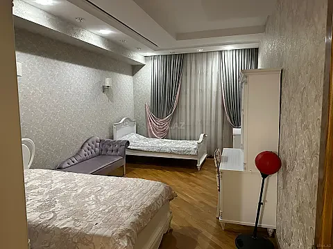 Kirayə verilir 3 otaqlı mənzil 160 m² — Bakı 3 otaq 160.00 m²