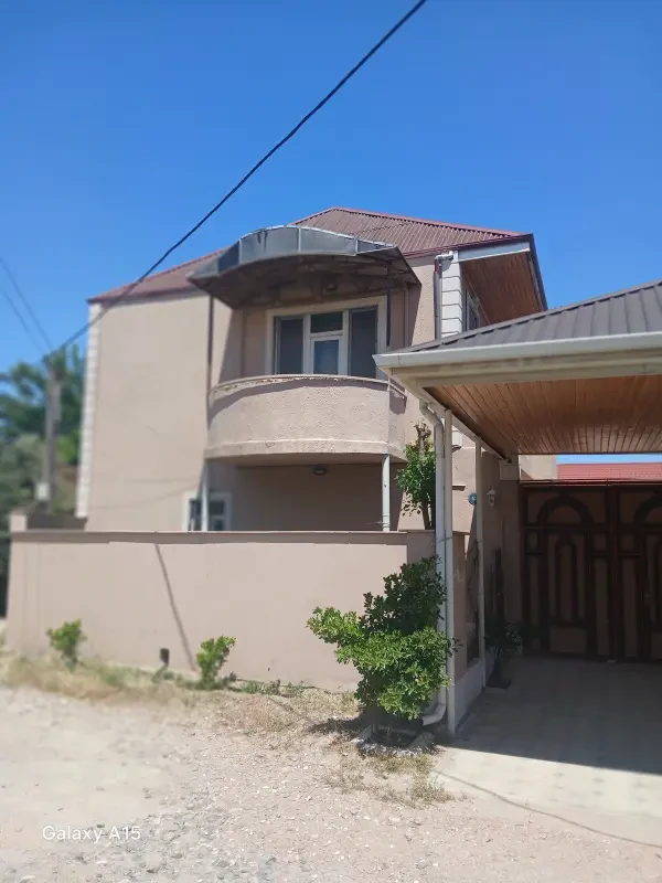 Satılır 6 otaqlı həyət evi 1100 m²