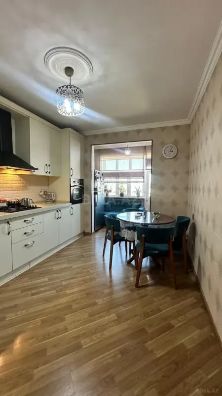 Satılır 5 otaqlı mənzil 120 m²