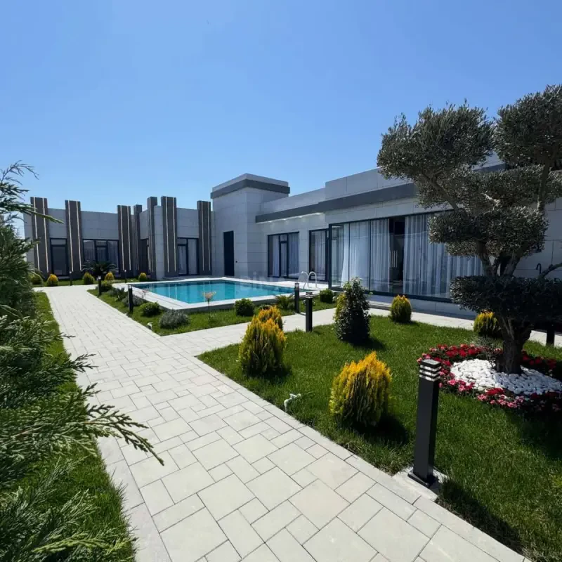 Satılır 5 otaqlı həyət evi 250 m²