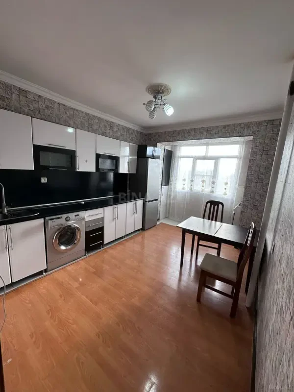 Kirayə verilir 2 otaqlı mənzil 65 m²