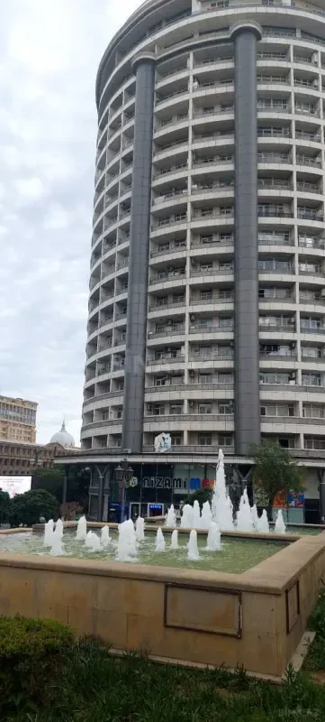 Satılır 3 otaqlı mənzil 145 m²