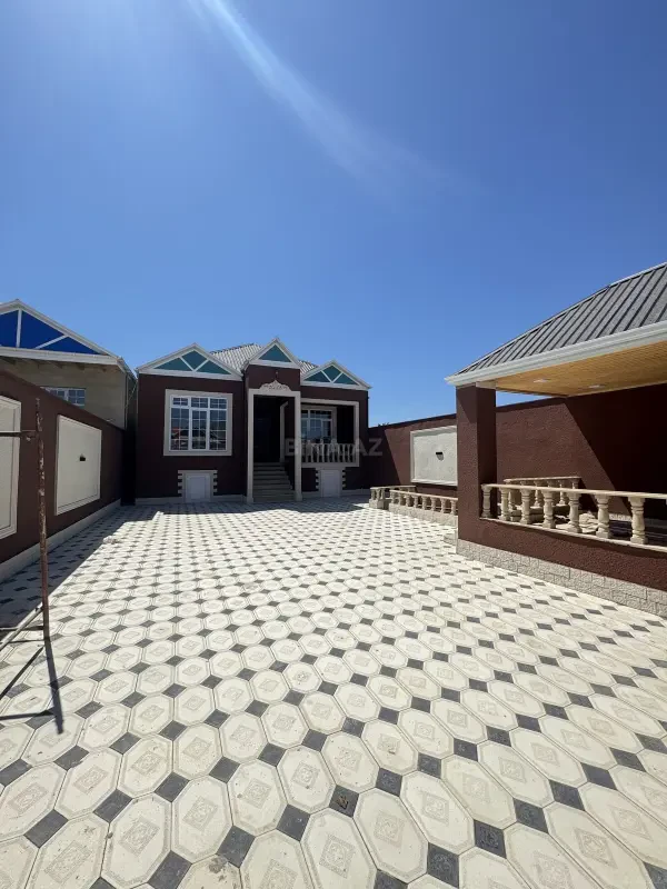 Satılır 5 otaqlı həyət evi 140 m²