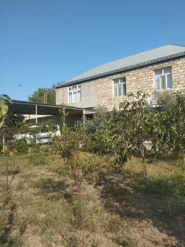 Satılır 7 otaqlı həyət evi 150 m²