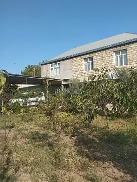 Satılır 7 otaqlı həyət evi 150 m² — Tovuz 7 otaq 150.00 m²