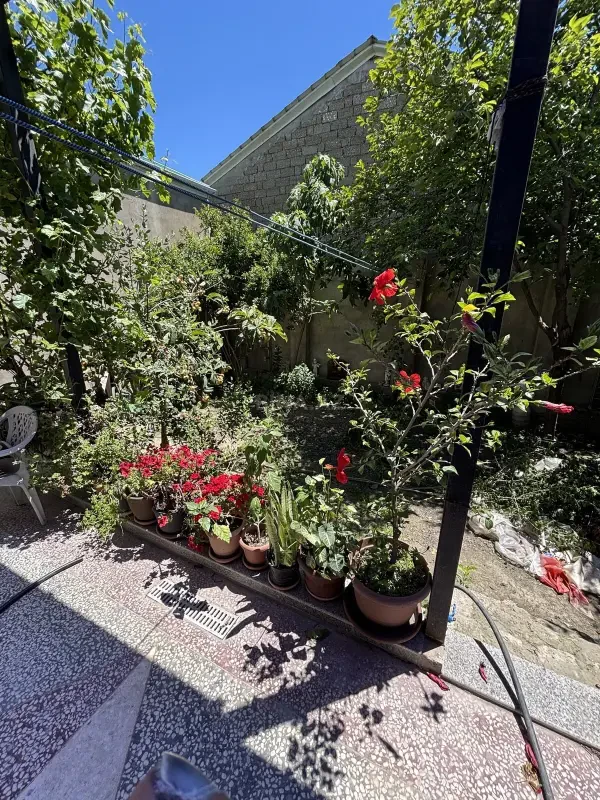 Satılır 5 otaqlı həyət evi 180 m²