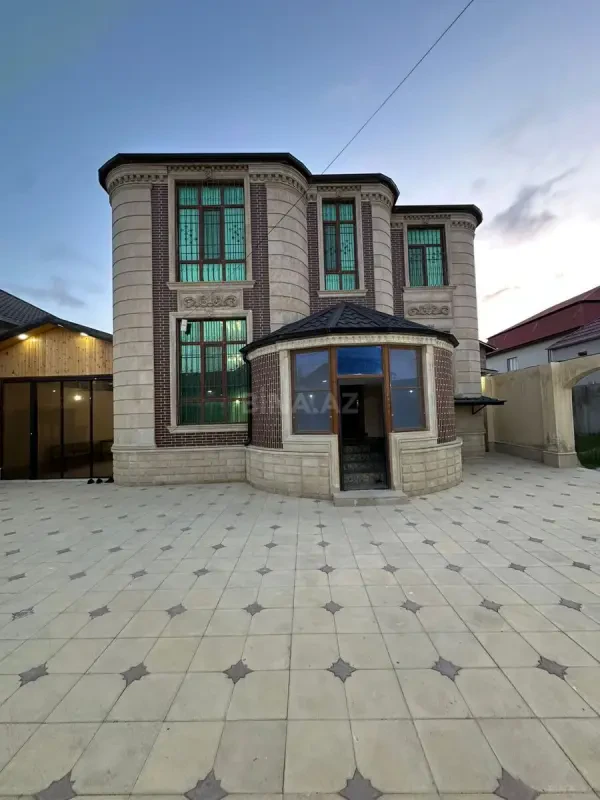 Satılır 5 otaqlı həyət evi 250 m²