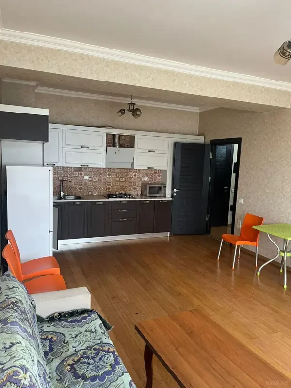 Kirayə verilir 2 otaqlı mənzil 60 m²