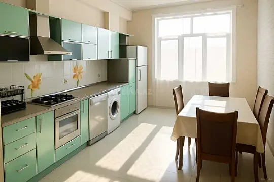 Kirayə verilir 3 otaqlı mənzil 100 m² — Bakı 3 otaq 100.00 m²