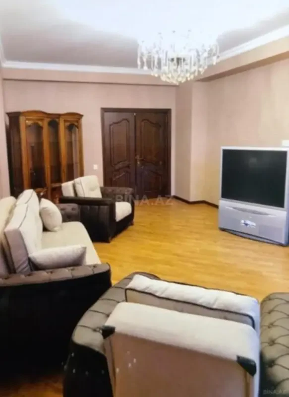Kirayə verilir 3 otaqlı mənzil 145 m²