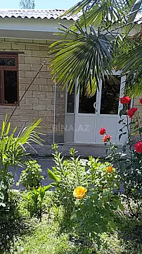 Kirayə verilir 3 otaqlı həyət evi 100 m² — Qax 3 otaq 100.00 m²