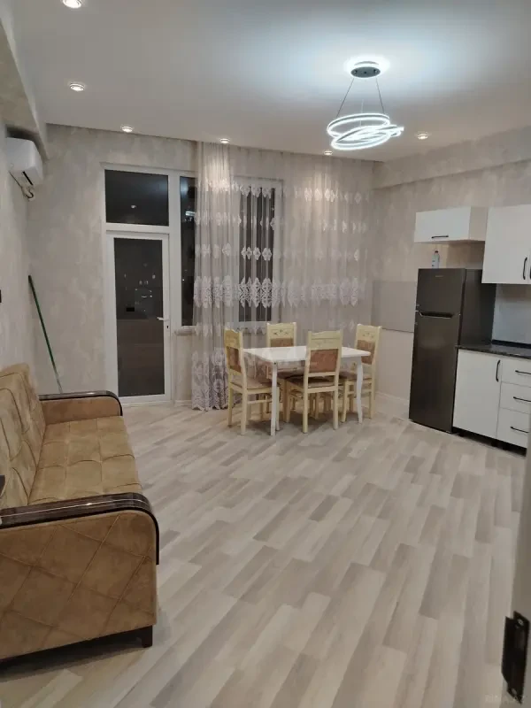 Kirayə verilir 2 otaqlı mənzil 55 m²